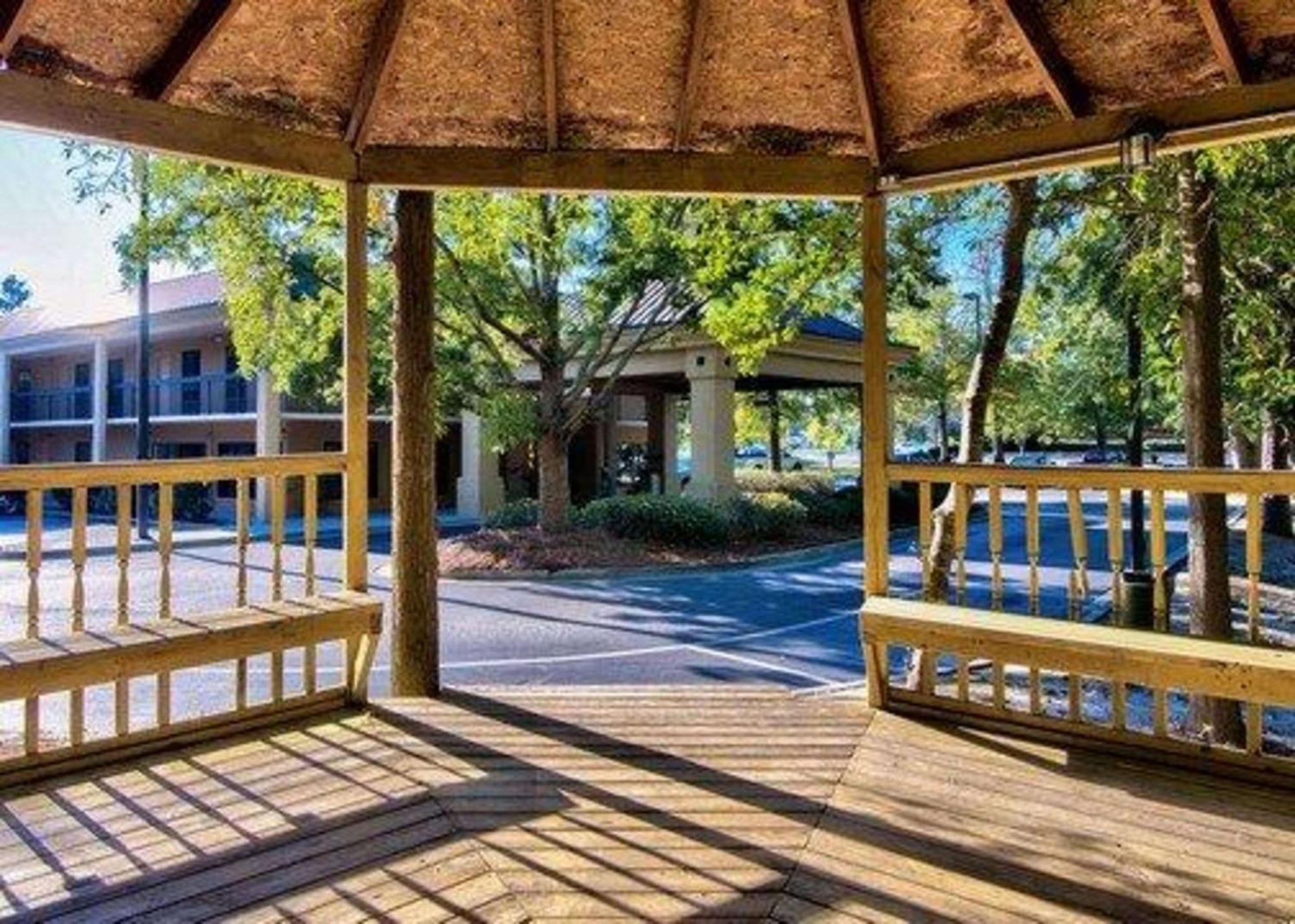 Clarion Inn & Suites Aiken South Exterior foto