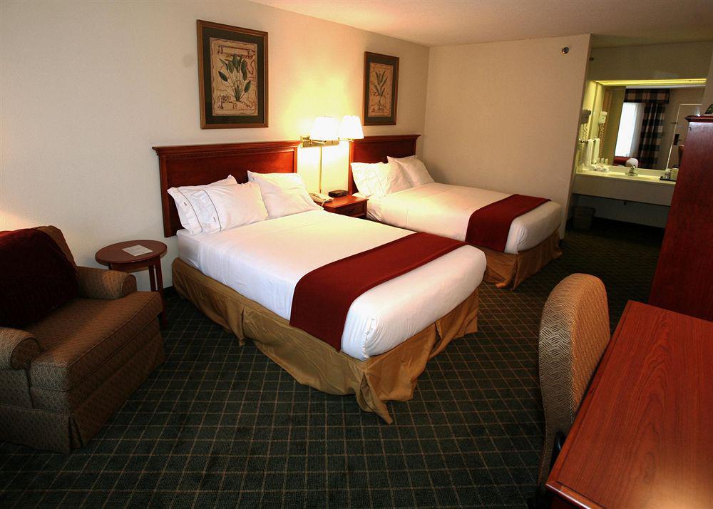 Clarion Inn & Suites Aiken South Habitación foto